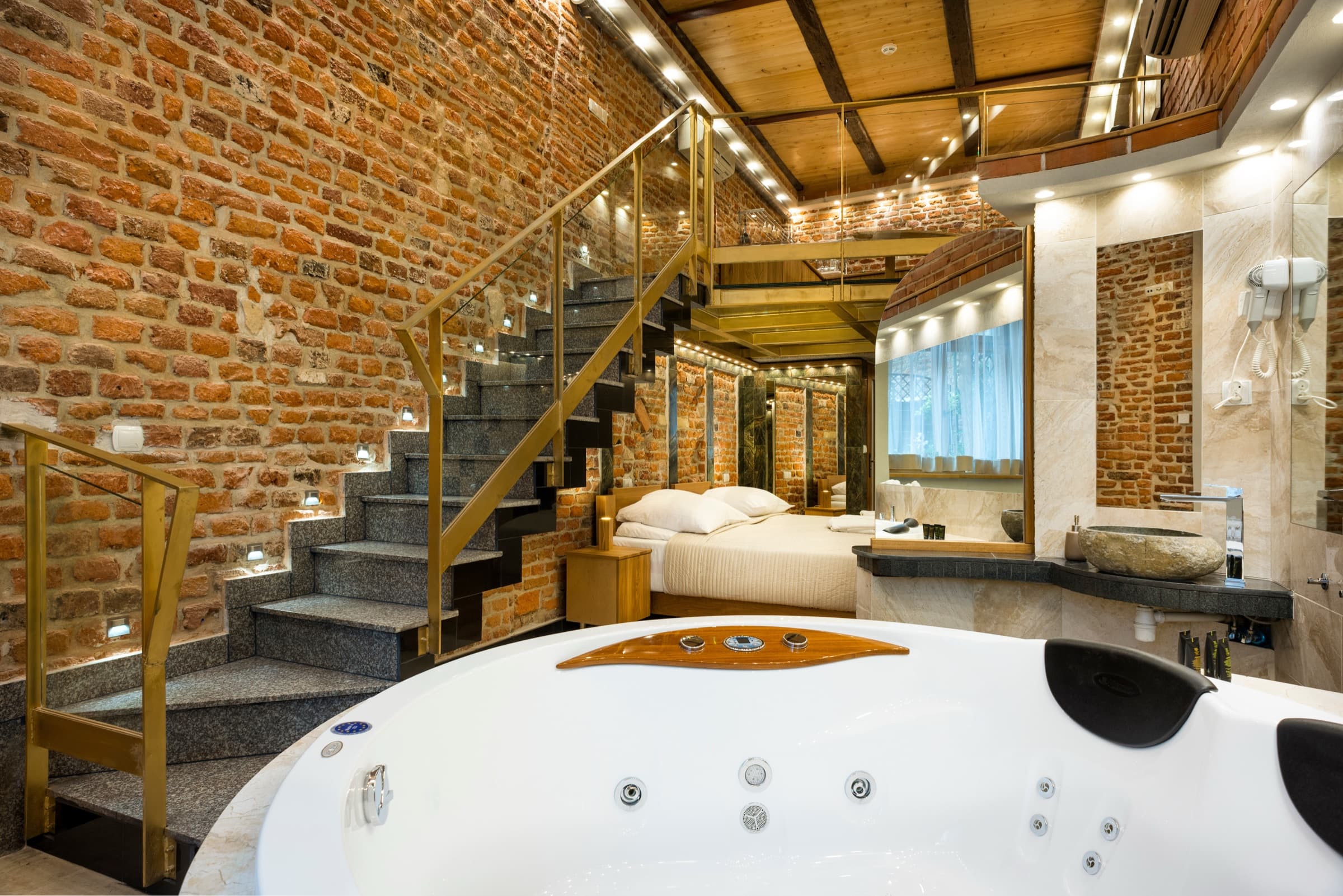 Deluxe Suite — overview, Aparthotel Stare Miasto, Kraków